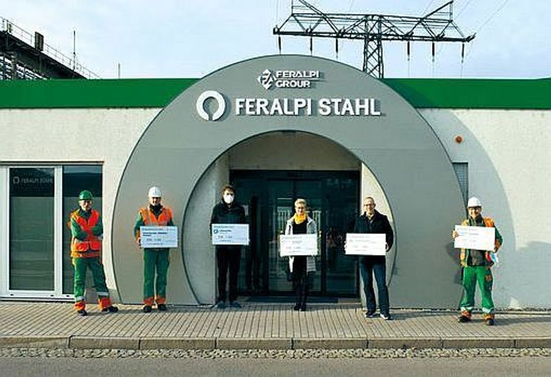 Uwe Reinecke (Werksdirektor ESF), Uwe Härter (stellv. Betriebsrat), Adrian Storm (Lebenshilfe), Koren Kunze (Diakonie), Ingolf Knajder (Obdachlosenhilfe), Denis Malluschke (Brandschutzbeauftragter). Foto: pm