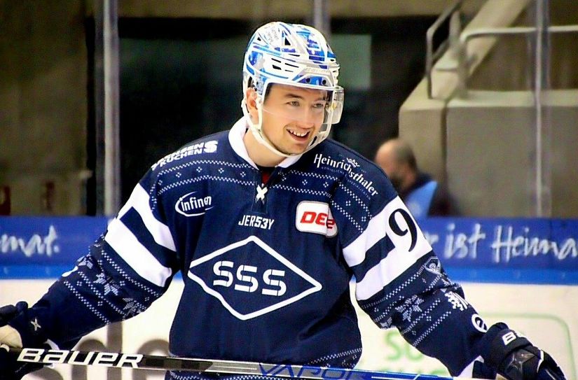 Tomas Andres bleibt den Eislöwen treu.