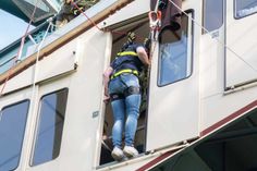 De große jährliche Höhenrettungsübung der Feuerwehr fand am 17. Juni an der Schwebebahn statt. Fotos: Wolf