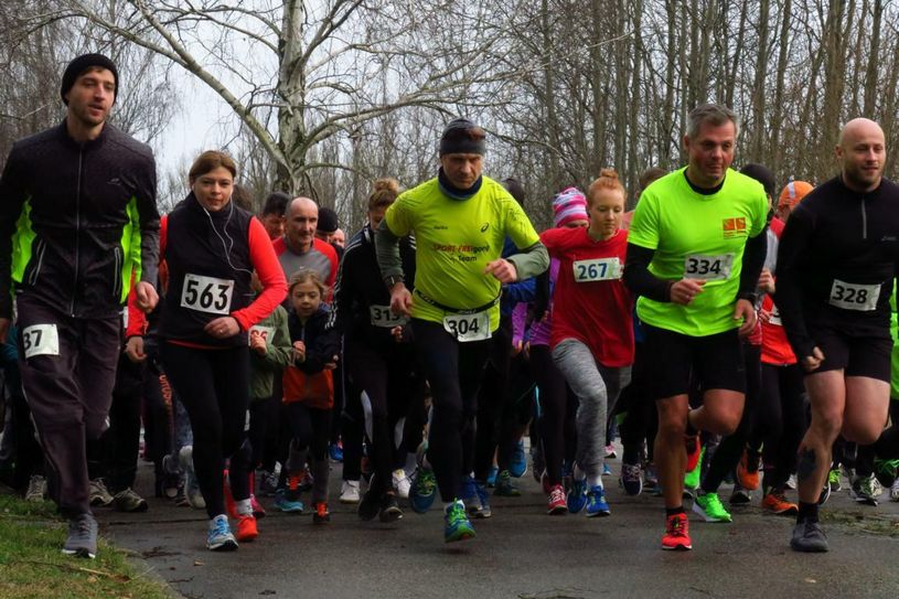 Der Startschuss für den 23. Gubener Silvesterlauf erfolgte um 10 Uhr am Sportzentrum Kaltenborner Straße. Foto: Jan Hornhauer