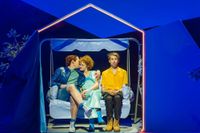 Szenenfoto mit (v.l.n.r.): Markus Paul (Albert), Nathalie Schörken (Lotte) und Torben Appel (Werther)