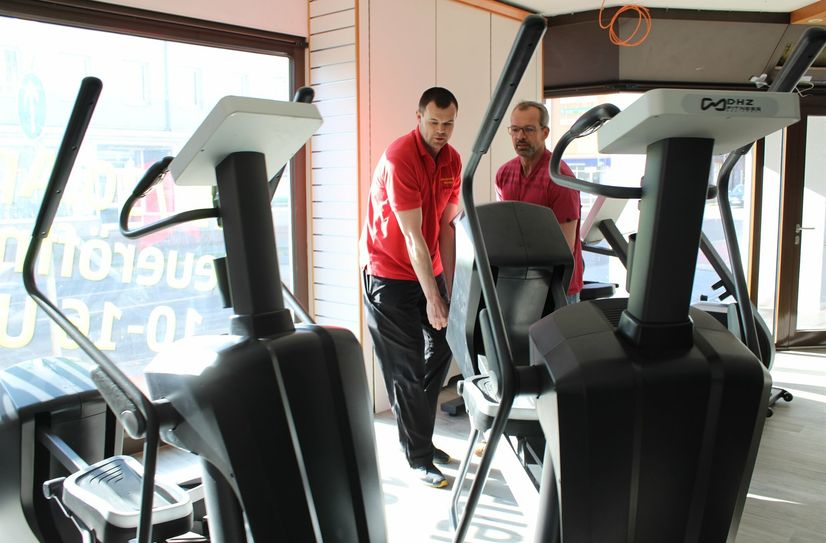 Im neuen Fitnessstudio gibt es auf über 300 Quadratmetern Fläche einen Krafttrainings, einen Cardio- und einen Dehnungsbereich.