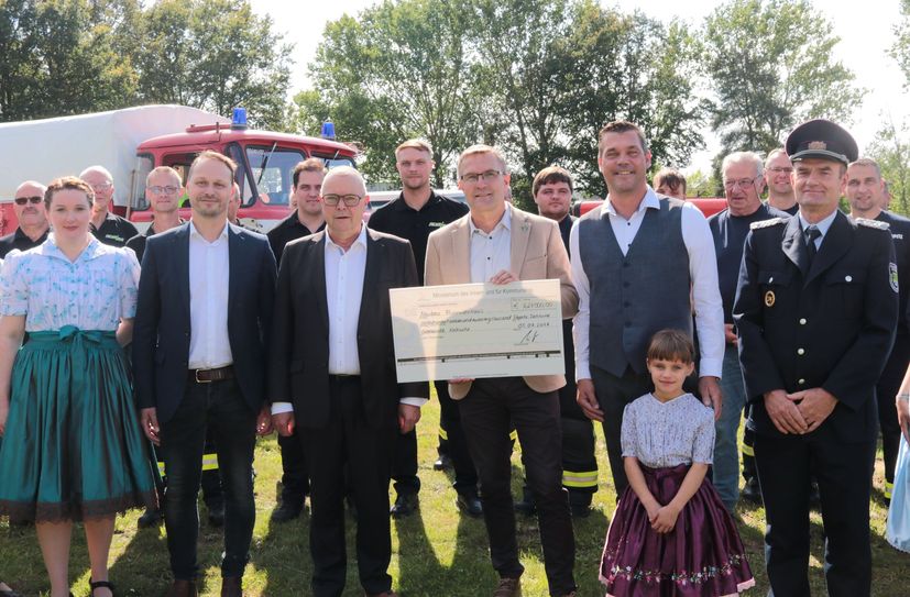 Fördermittel-Übergabe vom 5. Juli in Papitz durch Innenminister Michael Stübgen.