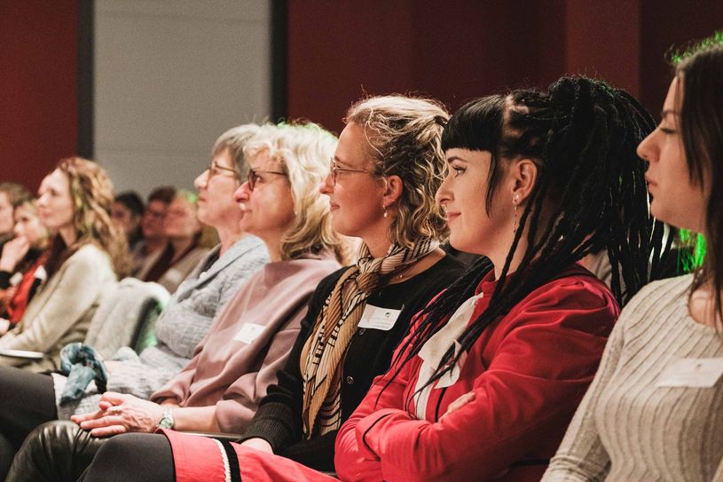 Das Netzwerk Lausitz Frauen vereint rund 200 engagierte Frauen, die mit Ideen, Energie und Zusammenhalt den Strukturwandel in der Region aktiv mitgestalten.