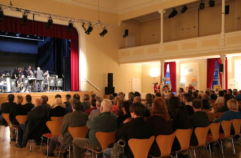 Die Tradition der Neubürgerbegrüßung wurde im Jahr 2000 durch den damaligen Oberbürgermeister Michael Reichenbach ins Leben gerufen.