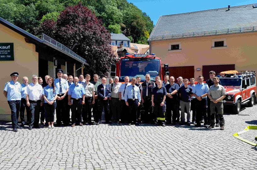 Über 30 Teilnehmer aus der Nationalparkregion nahmen kürzlich am Vernetzungstreffen des Kreisbrandmeisters Björn Rosenkranz mit der Nationalpark- und Forstverwaltung und der Zentrale des Sachsenforst zum Thema Waldbrandvorbeugung teil.