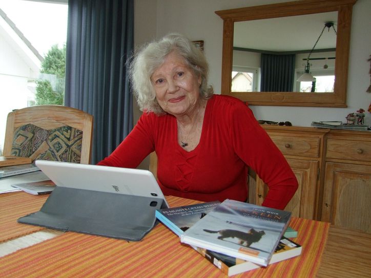 Damit eine Übersetzung gelingt, müsse man auch die Fähigkeit haben, so Ursula Ewald, »sich in den Autor und seine Gedankenwelt einfühlen zu können.«
 Foto: Rainer Könen