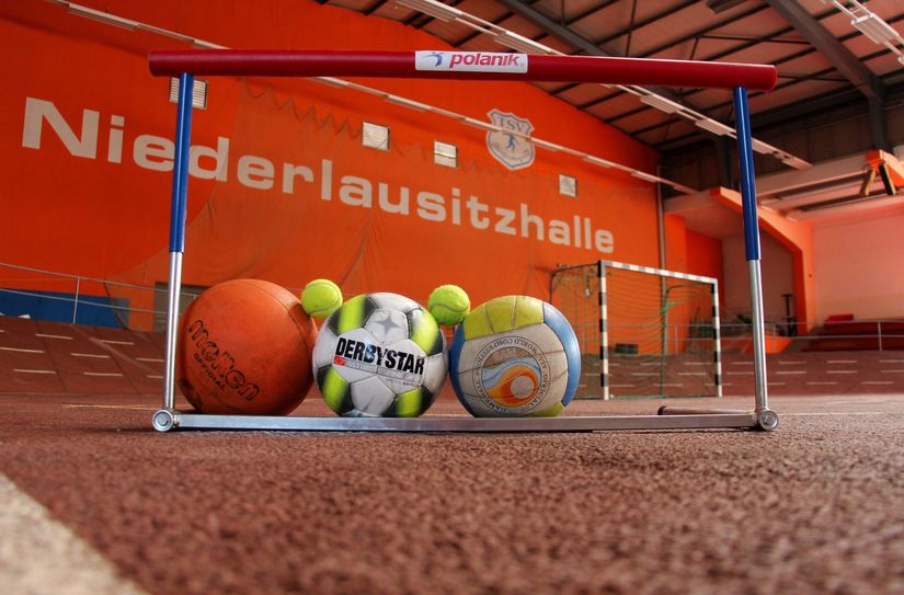 Die Niederlausitzhalle in Senftenberg soll zu einem multifunktionalen Tagungs-, Kongress- und Veranstaltungszentrum qualifiziert werden – mit einer vielfältigen
Nutzung.