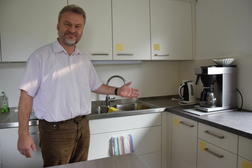 Auch die Küche des Lutherhauses zeigt sich jetzt in einem frischen Zustand. Fotos: K. Demczenko