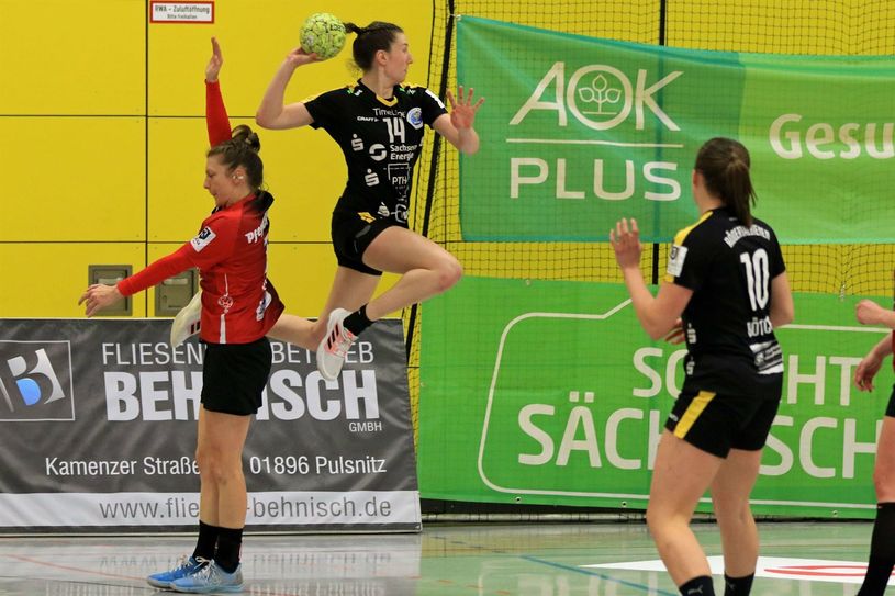 Leonie Meersteiner im Sprungwurf.