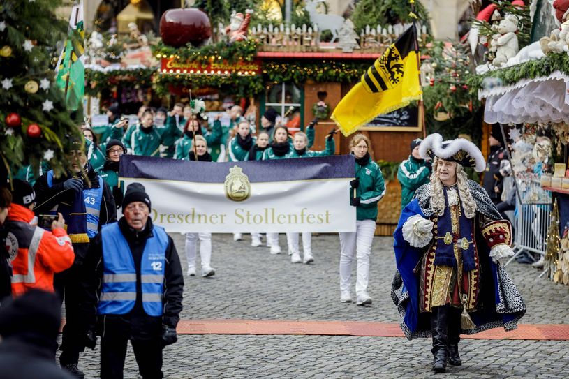 Der Festumzug des 24. Dresdner Stollenfestes