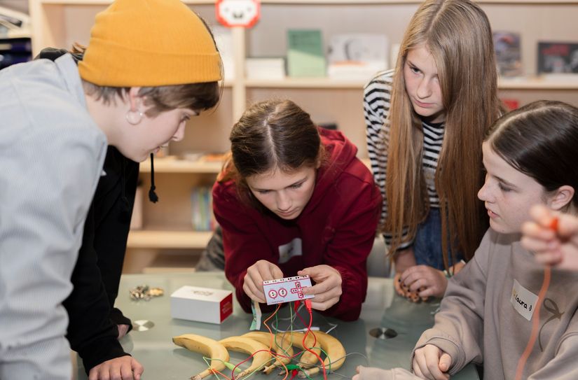 Technikbegeisterte Jugendliche sind bei »Jugend hackt« genau richtig.