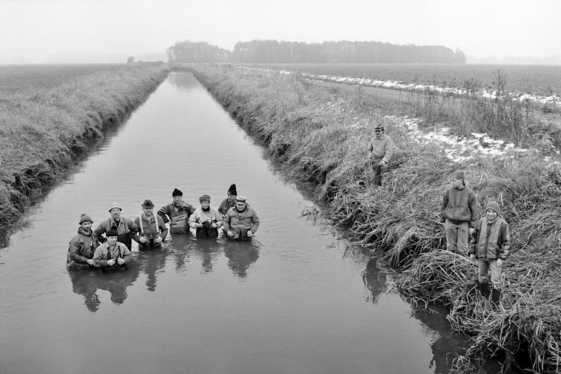 Fischer in der Malxe in Drehnow bei Peitz. Foto: Thomas Kläber