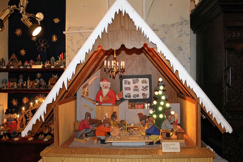Die Weihnachtsmannwerkstatt von Heinz Büttner aus Schmiedeberg. Foto: Museum