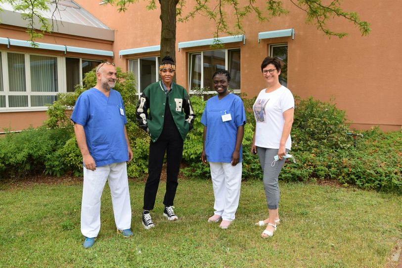 Austausch über Ländergrenzen hinweg. V.l. Bertrand Bruno, Aicha Folefack, Romaine Ntsama und Yvonne Hiob.