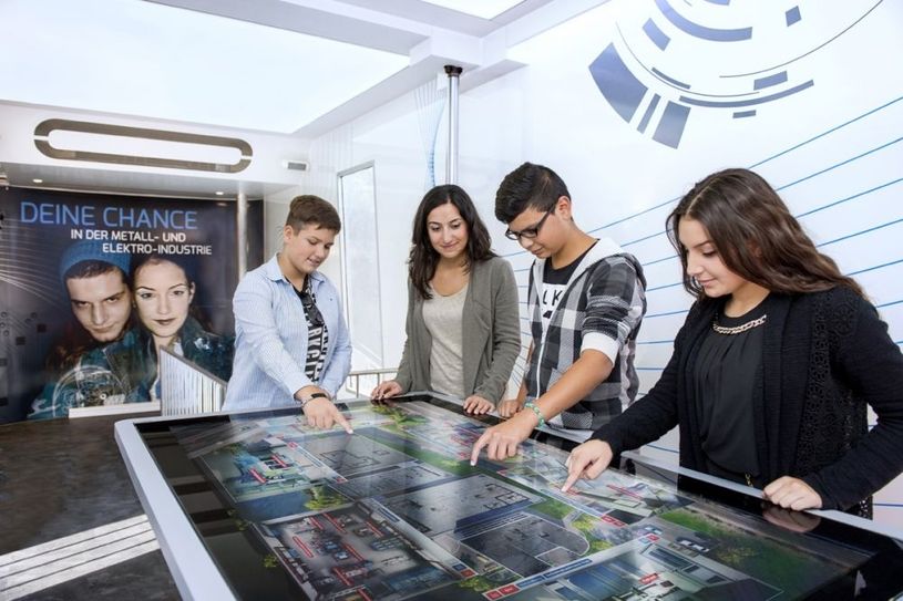 Informieren im Infobus lohnt sich auf jeden Fall. Foto: M+E