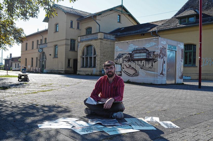Christian Völker-Kieschnick und sein Team haben sich außerdem eine Bahnhofsrallye und eine Ausstellung zu dessen Geschichte einfallen lassen.