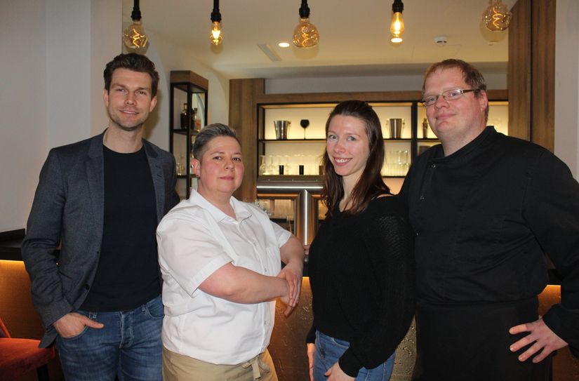 Daniel Wirth (Geschäftsführer der Technische Werke Freital GmbH), Servicekraft Adrienne Hollas, Veranstaltungsmanagerin Lisa Männchen und Küchenchef Kai Kießlich (v.l.).