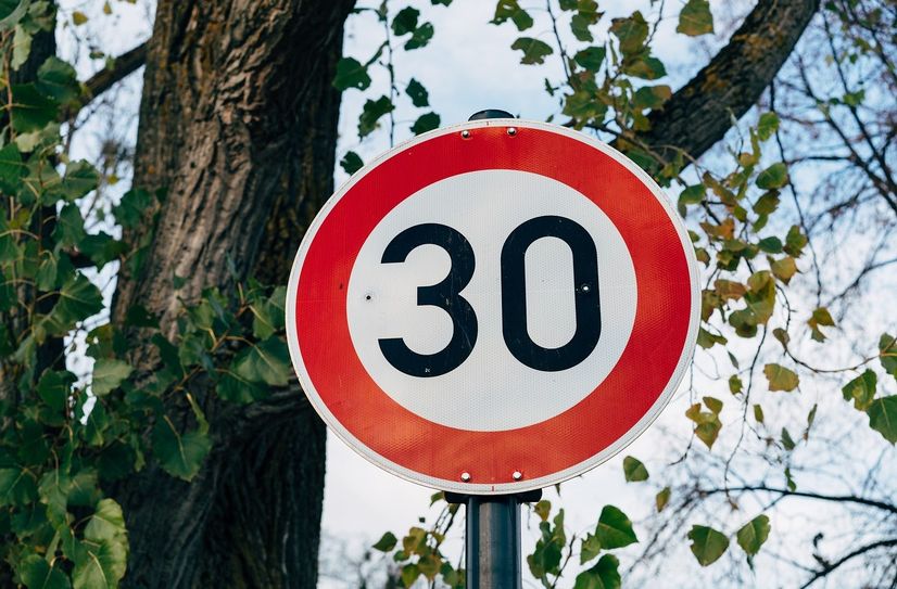 Bis Oktober heißt es am Terrassenufer: Tempo 30!