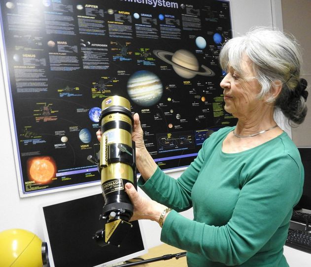 Mit diesem speziellen Fernrohr kann die Sonne angeschaut werden.