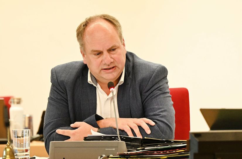 Dirk Hilbert will keine Gegenriege unter den Bürgermeistern gegen sein Amt als OB zulassen.