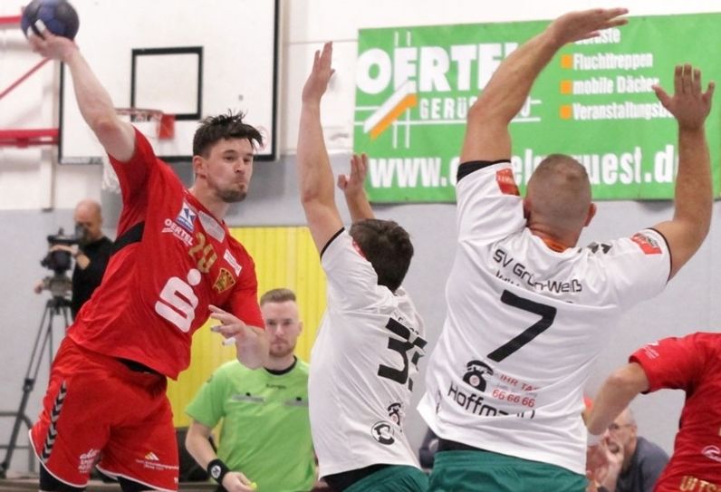 Toto Schneider im Angriff. Foto: Hatzi