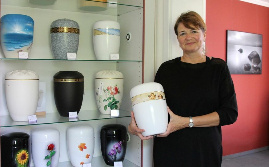 Annette Pillack, Filialbereichsleiterin von Antea Bestattungen in Dresden. Foto: cpö