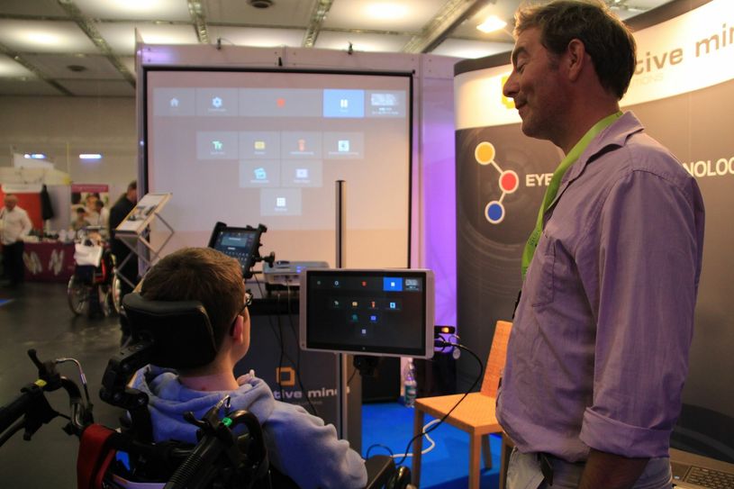 Mit Hilfe von Eyetracking lassen sich Anwendungen auf dem Rechner mit den Augen steuern.