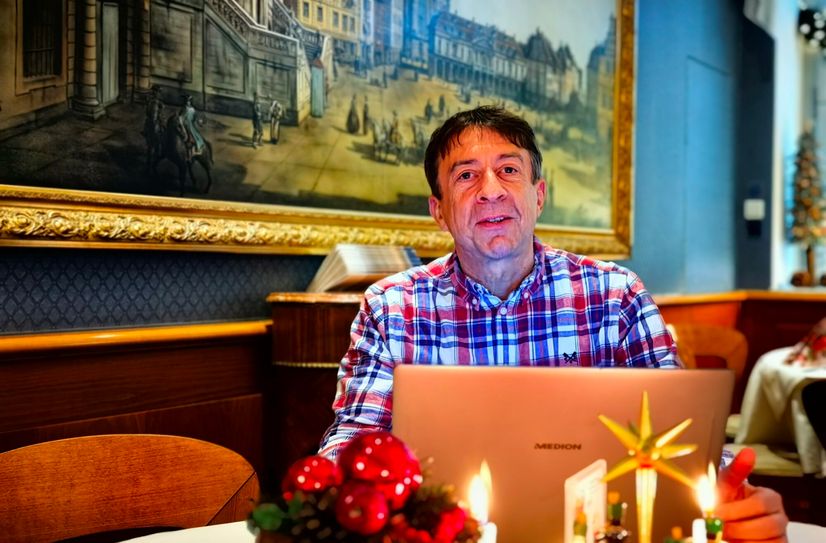 Dr. Uwe Schieferdecker legt sein 38. Buch vor - diesmal über die  Brühlsche Terrasse Dresden.