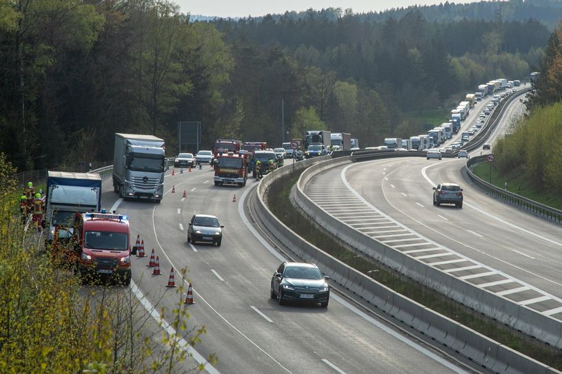 Wegen des Unfalls bildete sich ein zehn kilometerlanger Stau.