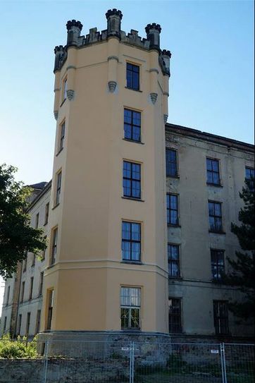 Die Turmsanierung in der Mandaukaserne ist beendet. Foto: Uwe Preuß