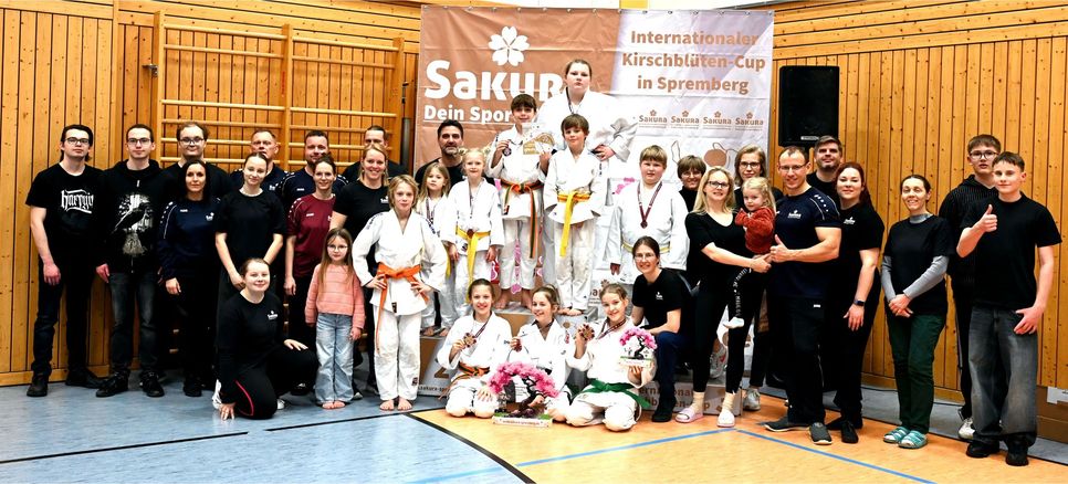 Der Mannschaftspokal ging an die Gastgeber von SAKURA Spremberg.