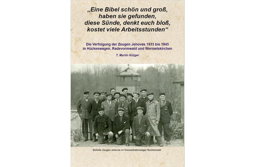 Der Autor T. Martin Krüger, dessen Großvater selbst im KZ Sachsenhausen eingesperrt war, erforscht seit Jahren die Geschichte der Zeugen Jehovas in der Zeit von 1933 bis 1945. Im Jahr 2022 hat er seine Erkenntnisse in einem Buch veröffentlicht.