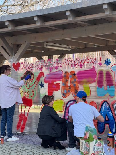 35. Brandenburgische Frauenwochen unter dem Motto »Trotz(t)dem«: 35 Jahre Frauenzentrum Cottbus und das Projekt »Frauen in Aktion - gemeinsam stark!« feiern Meilensteine für Empowerment und Solidarität