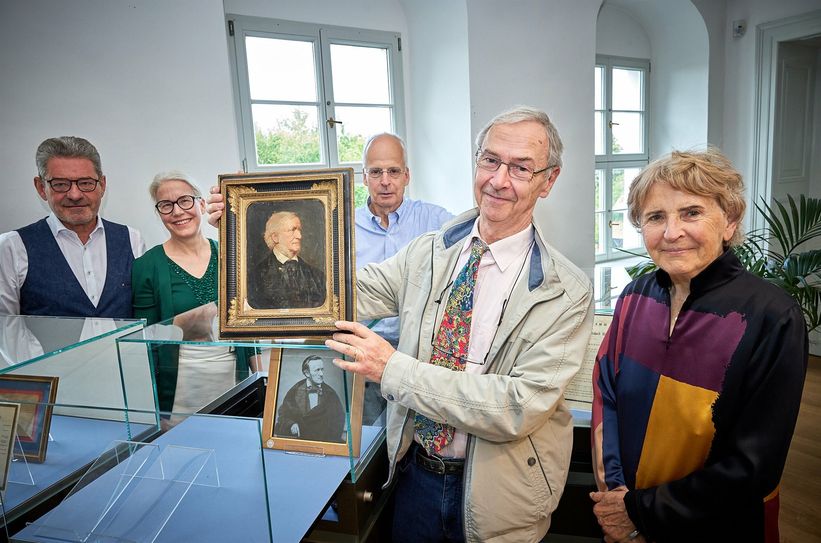 Bei der Schenkungs-Veranstaltung: Klaus-Peter Hanke (OB Pirna), Dr. Claudia Steinfels, Dr. Urs Brunner, Ulrich Drüner und Dr. Eva Rieger (v.l.n.r.).
