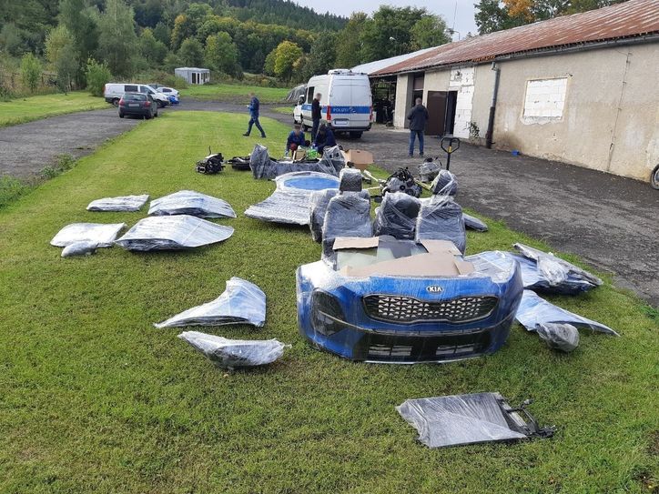 Bei den Durchsuchungen in Jelenia Góra stellte die Polizei Diebesgut im Wert von etwa 30.000 Euro sicher. Foto: Polizeidirektion Görlitz