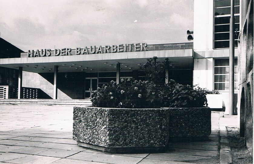 Das Haus der Bauarbeiter im Charme der Siebzigerjahre. Foto: Walter Drangosch, Stadtmuseum