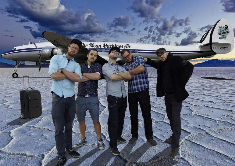 Im Sunnyside Inn spielt die Band „The Mean Machines“. Die Rockband aus Bad Muskau haucht den Klassikern der Rock ‚N‘ Roll-Geschichte neuen Drive ein und interpretiert auch Songs der jüngeren Chartgeschichte auf ihre ganz eigene Art und Weise. Foto: Agentur