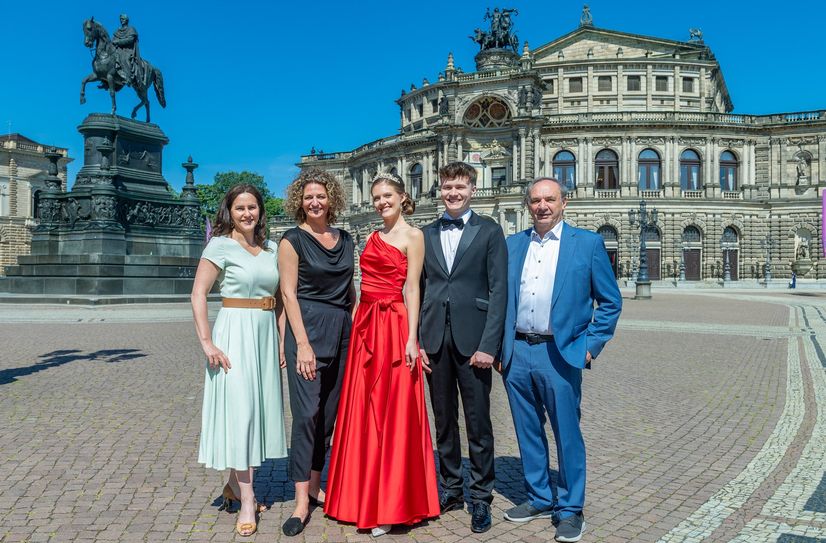 Annett Hoffmann, Dorothea Michalk, das Tanzpaar Josefine Maja Giebe und Richard Prendel sowie Gerhard Müller (v.l.n.r.) verraten erste Details für 2026.