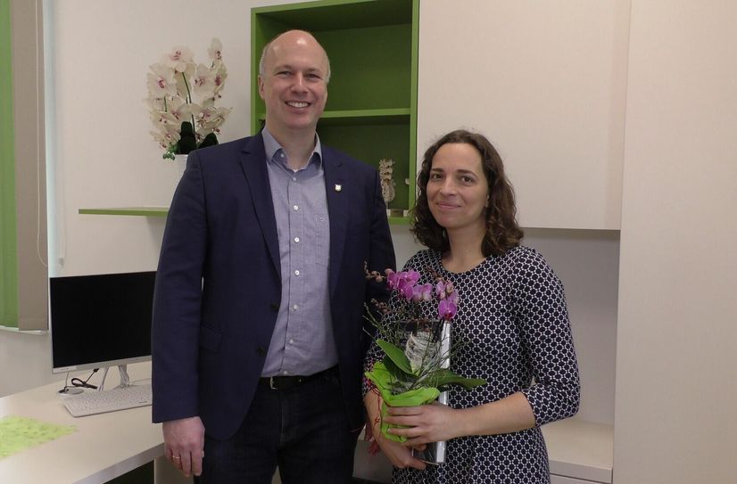 Bürgermeister Mirko Buhr wünschte Rebecca Kaupisch viel Erfolg.