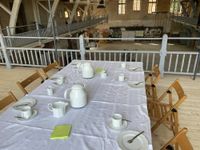 Kaffeetafel auf der Galerie der Jahnhalle in Meißen.