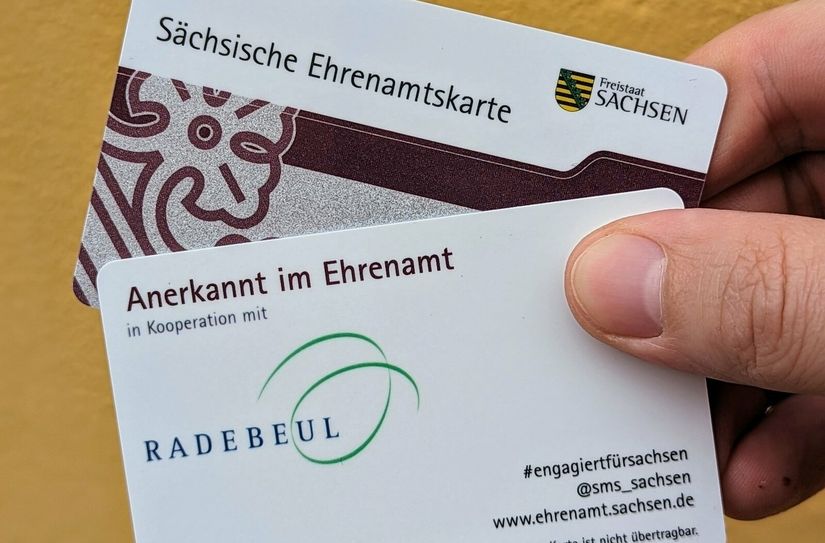 Mit der Ehrenamtskarte wird für engagierten Einsatz gedankt.