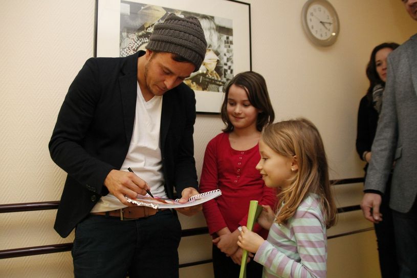 Natürlich gab der Musiker nach diesem Auftritt auch Autogramme an die Fans. Foto: jho