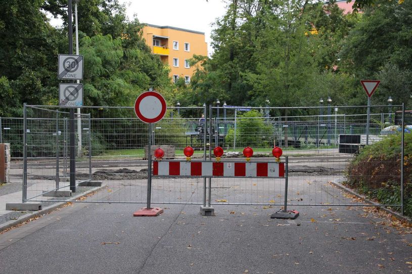 Die Sperrung von der Puschkinpromenade aus kommend. Foto: jho