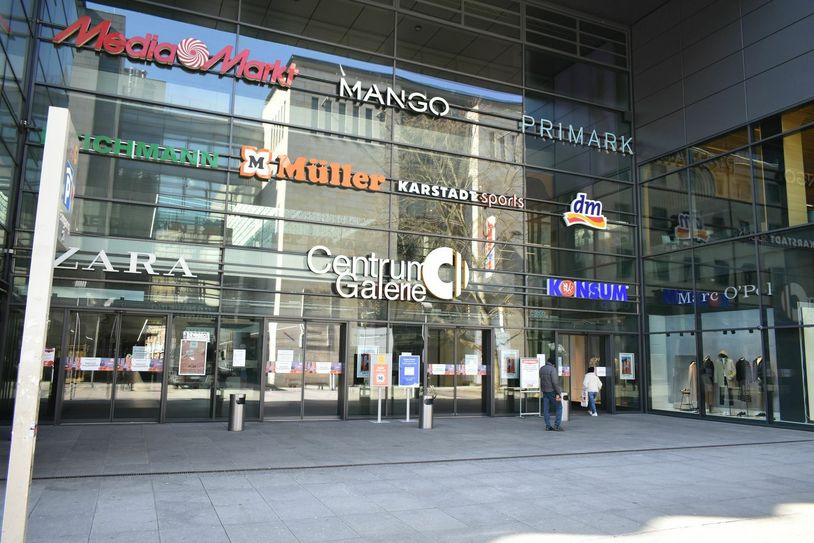 Seit Mitte März waren die großen Einkaufsenter geschlossen, jetzt können sie ab 4. Mai wieder öffnen, wenn sie bestimmte Regeln einhalten. Foto: Schiller