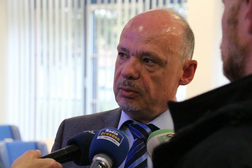 LKA-Präsident Petric Kleine und seine Kollegen gaben Medienvertretern Einblicke in die Arbeit des PTAZ. Schnellere Informationswege, klare Zuständigkeiten und gebündelte Kompetenz sind die Markenzeichen der neuen Einheit.         Foto: Schramm