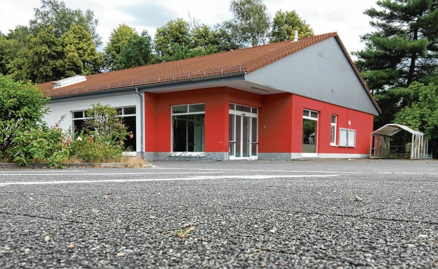 Seit die Netto-Filiale umzog, steht das Gebäude in Krauschwitz leer. Foto: Keil