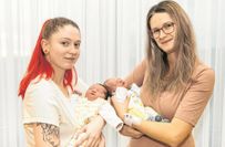 Chantal mit Tochter Lacey Celeste (l.) und Saskia mit Sohn Tim (r.).