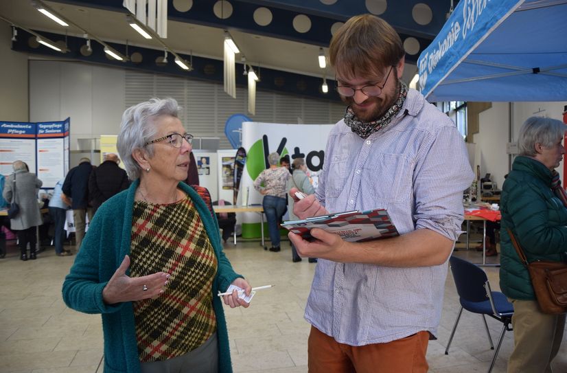 Monika Weist im Gespräch mit Christian Völker-Kieschnick.