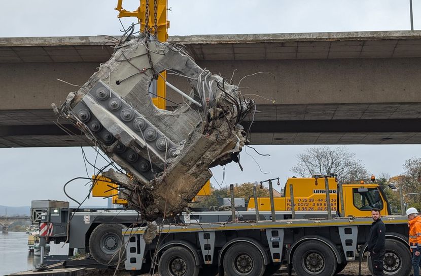 So wurde das Gerbergelenk abtransportiert - es hatte mehrere Auflager miteinander verbunden.